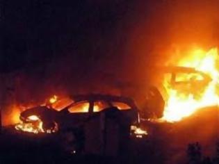 Φωτογραφία για Δύο αυτοκίνητα καταστράφηκαν ολοσχερώς και ένα υπέστη ζημιές από έκρηξη αυτοσχέδιου μηχανισμού στα Μελίσσια