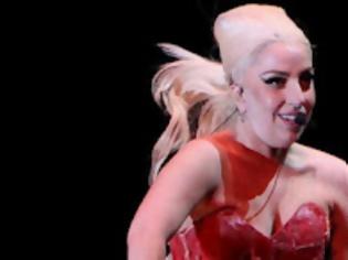 Φωτογραφία για Σοκαριστικές φωτογραφίες της «παραφουσκωμένης» Lady Gaga - Πήρε 11 κιλά!