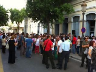 Φωτογραφία για Πάτρα – τώρα : Αποκλεισμός του δημαρχείου από συμβασιούχους