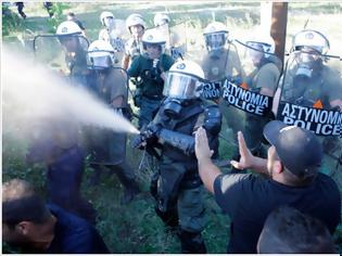 Φωτογραφία για Δράμα: Έξι συλλήψεις (5 Έλληνες-1 Αλβανός) για τα επεισόδια στο κέντρο κράτησης λαθρομεταναστών Δράμας - Αναζητούνται άλλοι εννέα!.