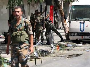 Φωτογραφία για Συρία: Ο στρατός απέτρεψε διείσδυση ενόπλων από την Τουρκία Διαδηλωτές ζητούν να εξοπλιστούν οι αντάρτες.