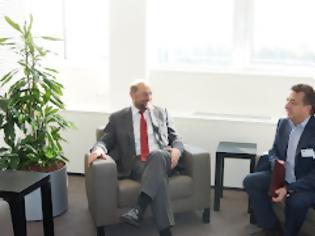Φωτογραφία για Σε θετικό κλίμα συναντήθηκαν στις Βρυξέλλες ο Περιφερειάρχης Κρήτης Σταύρος Αρναουτάκης με τον Πρόεδρο του Ευρωπαϊκού Κοινοβουλίου Martin Schulz