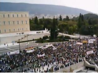 Φωτογραφία για Η χολή των ξένων ΜΜΕ