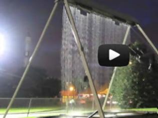 Φωτογραφία για Πρωτότυπη κούνια - καταρράκτης [Video]