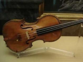 Φωτογραφία για Φοροδιαφυγή με… Στραντιβάριους!