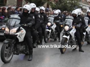 Φωτογραφία για Το αυτοκίνητο της απόδρασης του κρατουμένου από το Νοσοκομείο Τρικάλων βρέθηκε στην Αθήνα