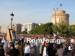 Φωτογραφία για Χιλιάδες χριστιανοί ορθόδοξοι από όλο τον κόσμο στην Θεσσαλονίκη για την ιερή εικόνα της Παναγίας ΑΞΙΟΝ ΕΣΤΙ!