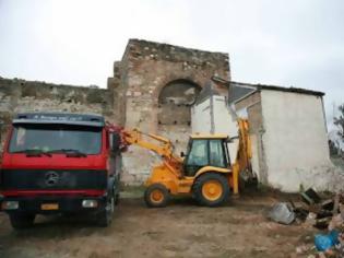 Φωτογραφία για Θεσσαλονίκη: Κατεδαφίζονται άλλα 2 κτίσματα στην Άνω Πόλη