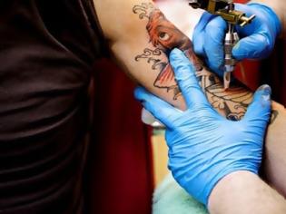 Φωτογραφία για ΣΟΚ : Κρεμάστηκε στο σπίτι του γνωστός καλλιτέχνης τατουάζ