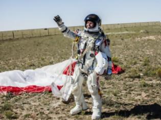 Φωτογραφία για Red Bull Stratos: Κατάφερε να σπάσει το φράγμα των 36.567 μέτρων! [video]