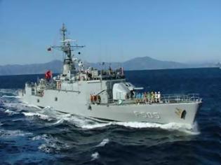 Φωτογραφία για Τουρκικό πολεμικό πλοίο έκοβε βόλτες στις ακτές των νησιών μας!