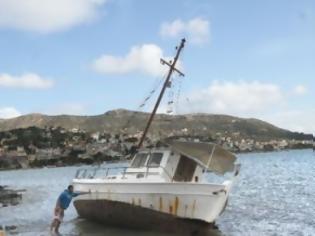 Φωτογραφία για Βυθίστηκε αλιευτικό στη Λευκάδα, κινδύνευσαν δυο άτομα