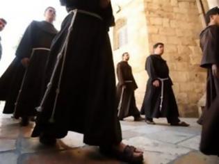 Φωτογραφία για Καλόγερος το ‘σκασε με γυναίκα και 1,7 εκατ. δολάρια της εκκλησίας!