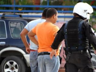 Φωτογραφία για Δεκάδες συλλήψεις και προσαγωγές στο Ζεφύρι
