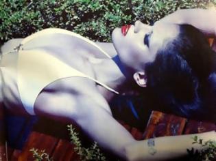 Φωτογραφία για Μαίρη Συνατσάκη:Η σέξι φωτογράφησή της, το Mad και τα tattoos της