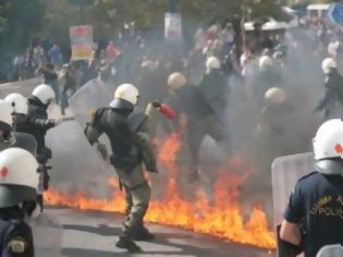 Φωτογραφία για Πέντε τραυματίες στο Σύνταγμα, ο ένας σοβαρά