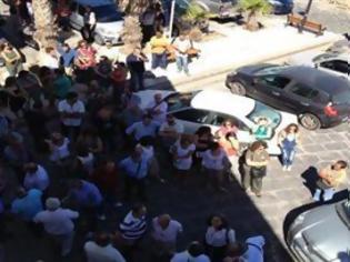 Φωτογραφία για Συνεχίζονται οι κινητοποιήσεις στο Ηράκλειο - Υπό κατάληψη η Αποκεντρωμένη Διοίκηση
