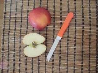 Φωτογραφία για Γιατί όταν κόψουμε ένα μήλο γίνεται καφέ μετά από λίγη ώρα;