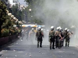 Φωτογραφία για Πεδίο μάχης έγινε πάλι σήμερα η ΑΣΟΕ ...Μάχη μεταξύ αστυνομικών με παράνομους μικροπωλητές..