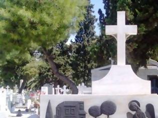 Φωτογραφία για Έκλεψαν 60 καντήλια από νεκροταφείο