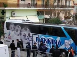 Φωτογραφία για Τώρα στην Εγνατία Οδό: Βλάβη στο λεωφορείο της αποστολής του ΠΑΣ Γιάννινα;