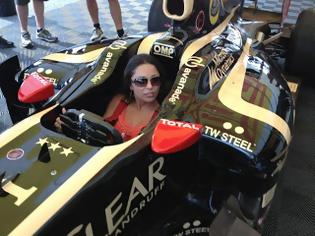 Φωτογραφία για Η Playmate στην Formula 1! (video)
