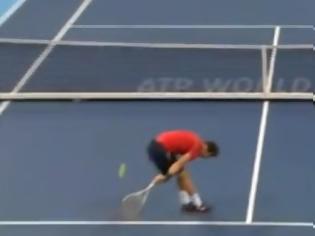 Φωτογραφία για Εντυπωσιακή φάση σε αγώνα τένις! [Video]