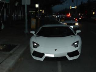 Φωτογραφία για «Άπορος» οδηγός χάνει τη... Lamborghini του