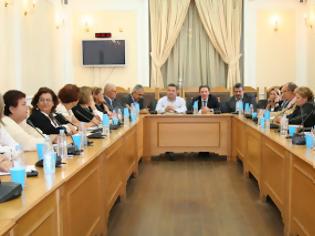 Φωτογραφία για Συνάντηση Ιωαννίδη -Αρναουτάκη, αντιπεριφερειαρχών και διευθυντών για τα προβλήματα της Αυτοδιοίκησης