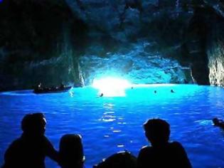 Φωτογραφία για Το μαγευτικό σπήλαιο στο Καστελόριζο (Video)