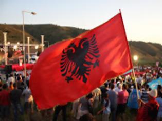Φωτογραφία για Αλβανοί εθνικιστές έστησαν μπλόκο στη Χρυσή Αυγή!