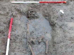 Φωτογραφία για Αποκάλυψη ρωμαϊκού νεκροταφείου με πλούσια ευρήματα στη Μ. Βρετανία