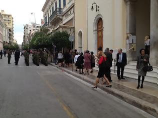 Φωτογραφία για Ισχυρή αστυνομική δύναμη έξω από την Ευαγγελίστρια Πάτρας