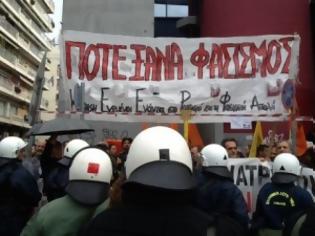 Φωτογραφία για Συνθήματα στη Θεσσαλονίκη και ένταση στην Αθήνα. Βίντεο