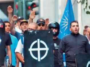 Φωτογραφία για Αχαϊα: Ο φασιστικός χαιρετισμός ''τίναξε στον αέρα'' την παρέλαση!