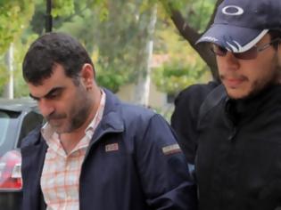 Φωτογραφία για New York Times: Η σύλληψη Βαξεβάνη εγείρει ζήτημα δημοκρατίας στην Ελλάδα