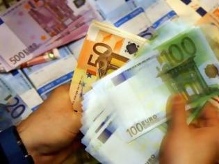 Φωτογραφία για Μειώθηκαν 83,5 δισ. ευρώ οι εγχώριες καταθέσεις σε 3 χρόνια