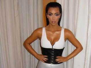 Φωτογραφία για Kim Kardashian: Αυτή η εμφάνιση θεωρείται σέξι; (φωτό)