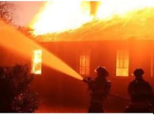 Φωτογραφία για Πάτρα: Φωτιά σε μονοκατοικία από ξυλόσομπα - Καρδιοχτύπησαν οι ένοικοι