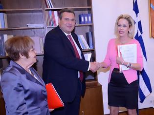 Φωτογραφία για Συνάντηση του προέδρου των Ανεξάρτητων Ελλήνων Πάνου Καμμένου με την κα Ντόρα Κρητικοπούλου