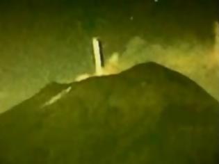 Φωτογραφία για ΑΠΙΣΤΕΥΤΟ ΒΙΝΤΕΟ: Ούφο πέφτει σε ηφαίστειο!