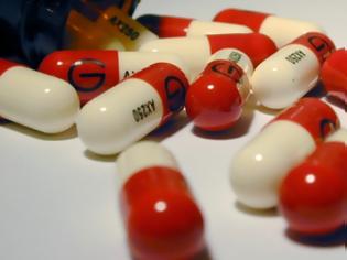 Φωτογραφία για Νέα καταιγίδα για τους φαρμακοποιούς με την επιβολή αναδρομικού rebate 5% ακόμη και για τα ακριβά φάρμακα - Νίνα Κομνηνού
