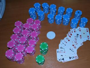 Φωτογραφία για Συνελήφθησαν 6 άτομα στην Ηγουμενίτσα που είχαν στήσει τσόχα για poker