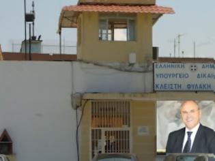 Φωτογραφία για Πάτρα: Με περιπολικό στις φυλακές Αγίου Στεφάνου ο πρώην πρόεδρος του Επιμελητηρίου Αχαΐας K. Αντζουλάτος μετά την εντολή για προφυλάκισή του