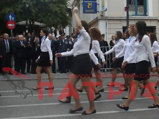 Φωτογραφία για Πύργος: Απέβαλαν μαθήτρια λόγω απρεπούς συμπεριφοράς και όχι... λόγω υψωμένης γροθιάς!