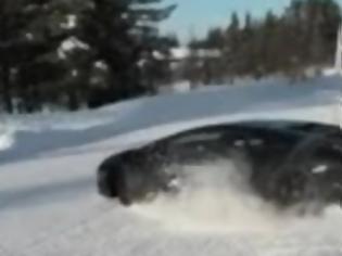 Φωτογραφία για Ο δημοσιογράφος που κατάφερε να τρακάρει την Aventador! (Βίντεο)
