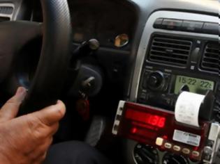 Φωτογραφία για Χειροπέδες σε 11 οδηγούς ταξί – Είχαν «πειράξει» ταμειακές μηχανές και ταξίμετρα