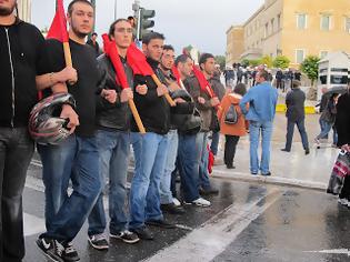 Φωτογραφία για Η απάντησή της Χρυσής Αυγής προς την Παπαρήγα: Εφεδρεία του συστήματος είναι το ΚΚΕ!...(Γι’ αυτό και καταρρέει μαζί του…)