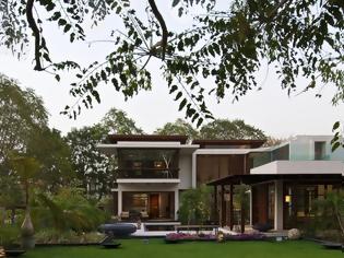 Φωτογραφία για Courtyard House από τους Hiren Patel Architects