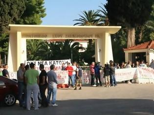 Φωτογραφία για Αντιδράσεις για το κλείσιμο στρατοπέδου στην Πάτρα